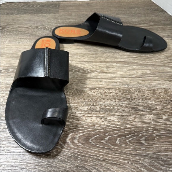 KORS Michael Kors Shoes - KORS Michael Kors Shoes Womens sz10M Black Leather Flat Slip-on Sandals Capsule